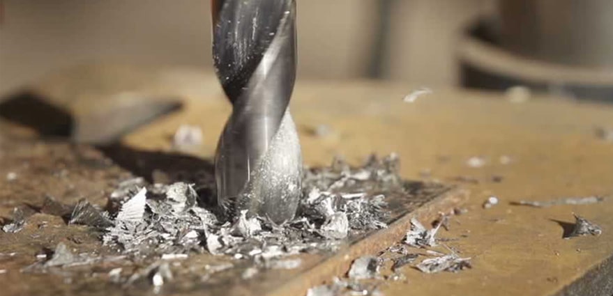 формирование чернового отверстия посредством сверла