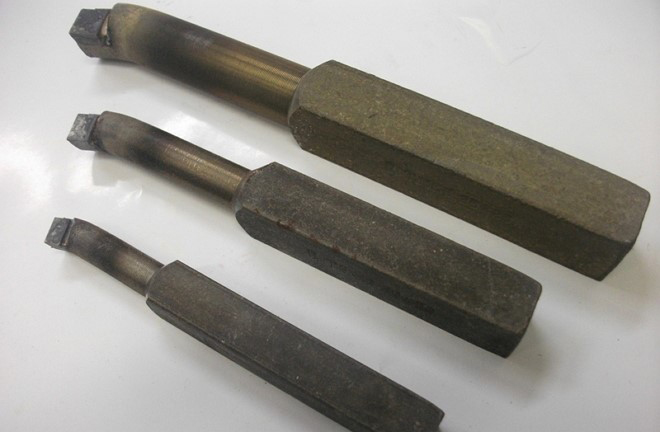 Расточные резцы предназначенные для сквозных отверстий