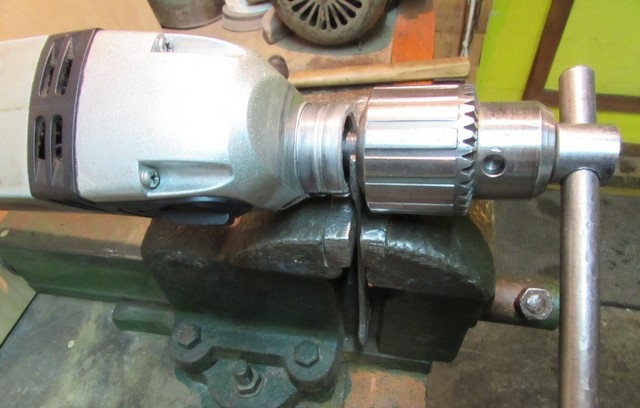 Выкручивание сильно прикипевшего патрона