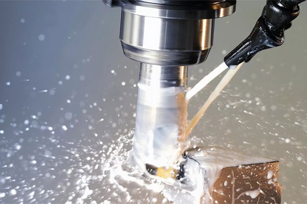 Рис. 3 Охлаждение зоны высокоскоростной обработки посредством СОЖ.jpg