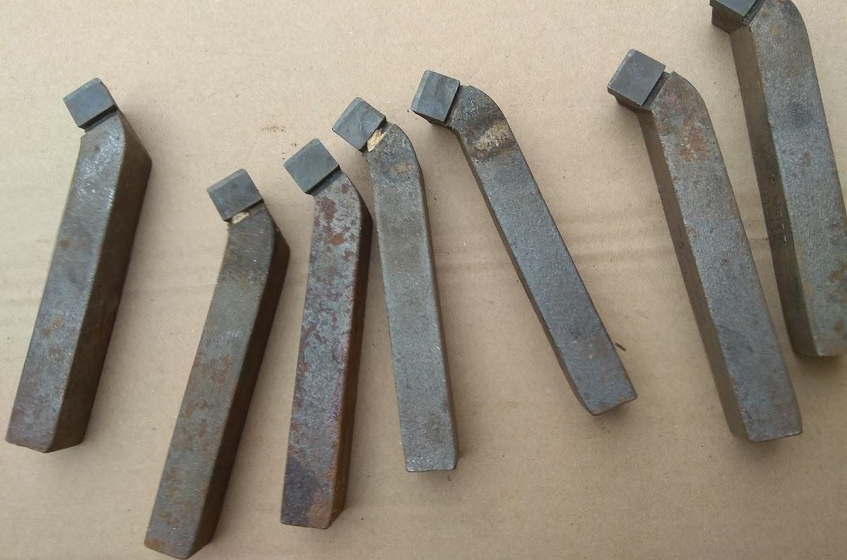 Отогнутые проходные токарные резцы