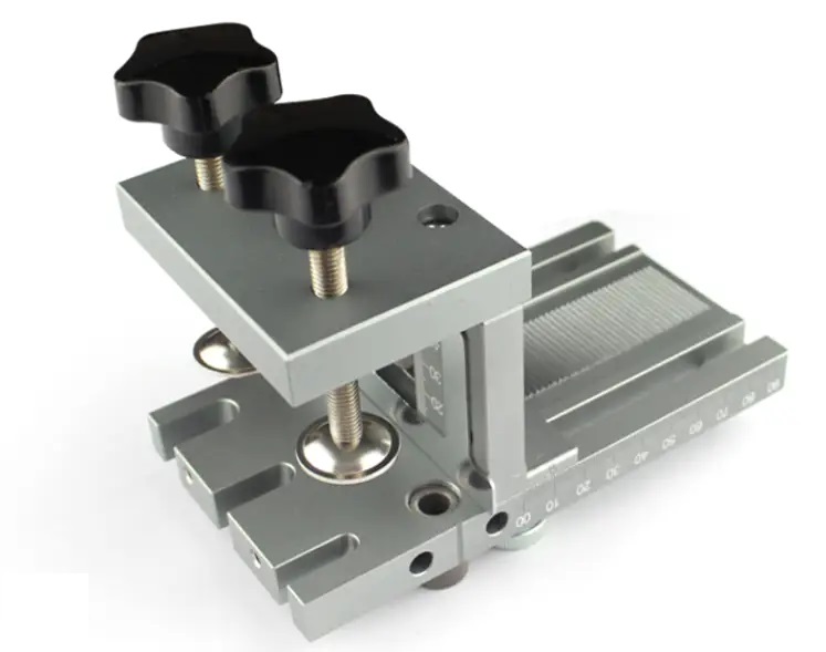 кондуктор с резьбовыми прижимами