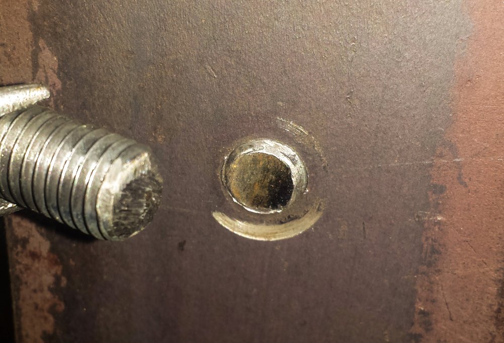 Поломка болтового соединения