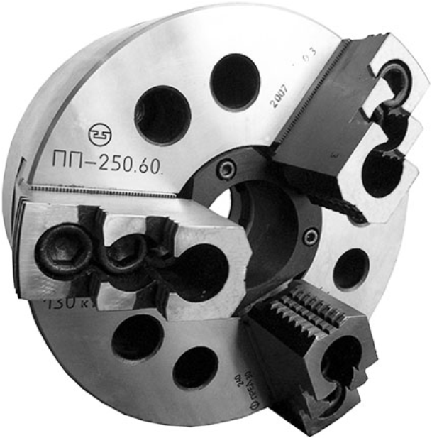 Клиновой трехкулачковый патрон