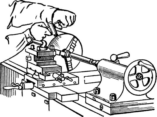 Установка детали в патроне и заднем центре