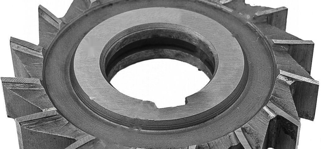 ступичный элемент в теле фрезы