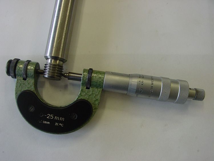 Аналоговый микрометр
