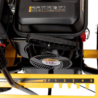 Бензиновая снегоуборочная машина SB 560, 212 cc, ручной старт Denzel - фото 5