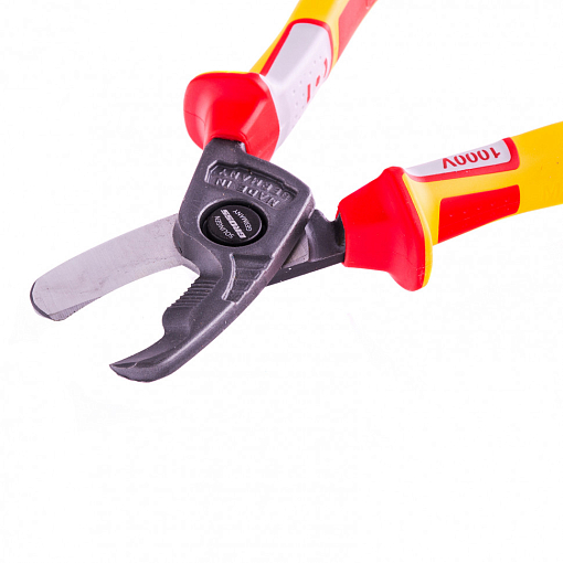 Фото 1 товара Кабелерез, диэлектрические рукоятки до 1000 В, трехкомпонентные рукоятки, 210 мм Gross